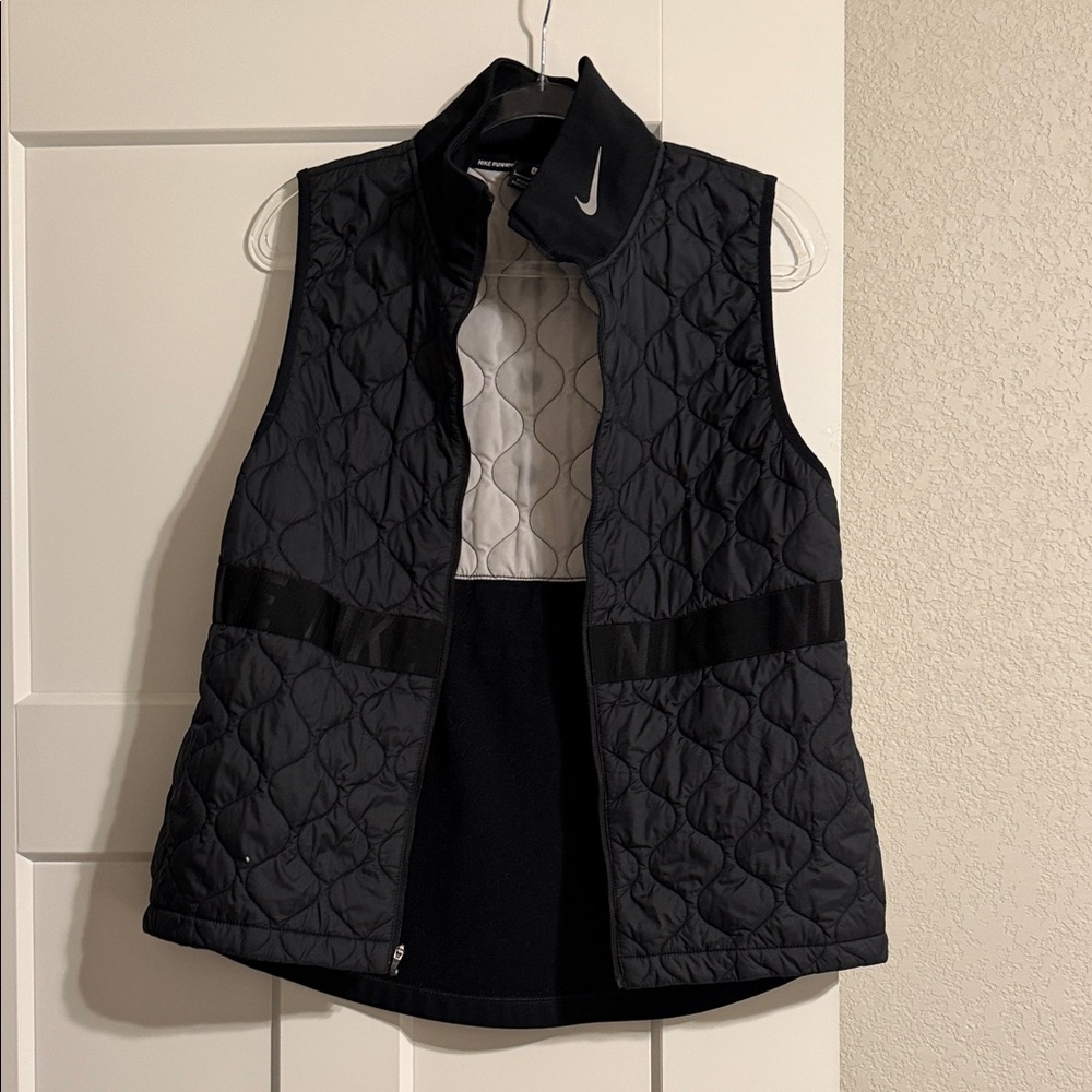 Nike Aerolayer Running Jacket - Black and White